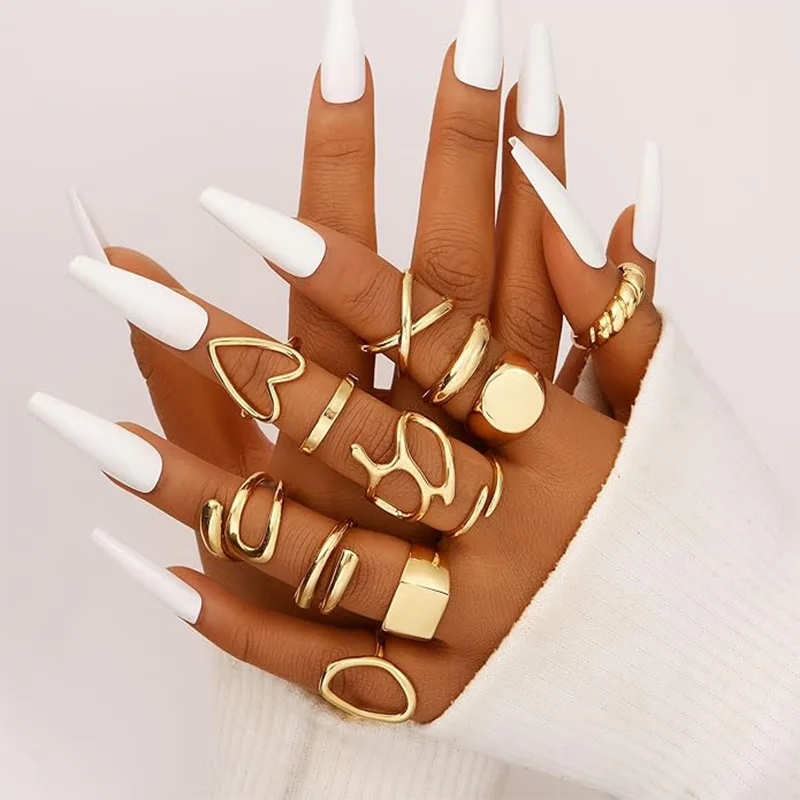 Naisten todellinen kullattu muotisormus